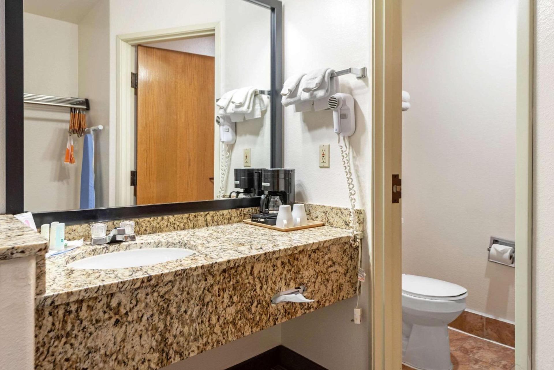 Quality Inn & Suites Limon photo 42
