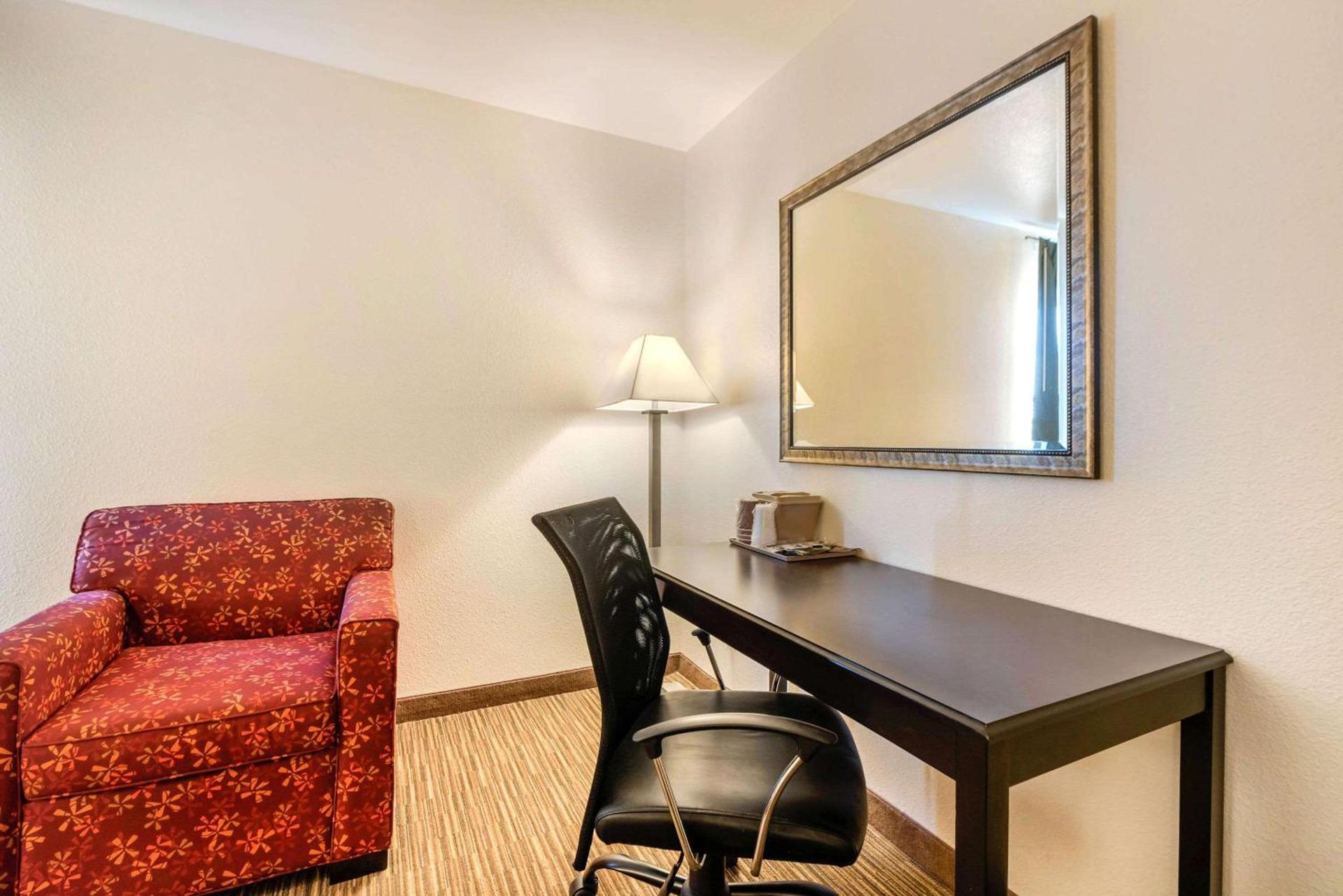Quality Inn & Suites Limon photo 8