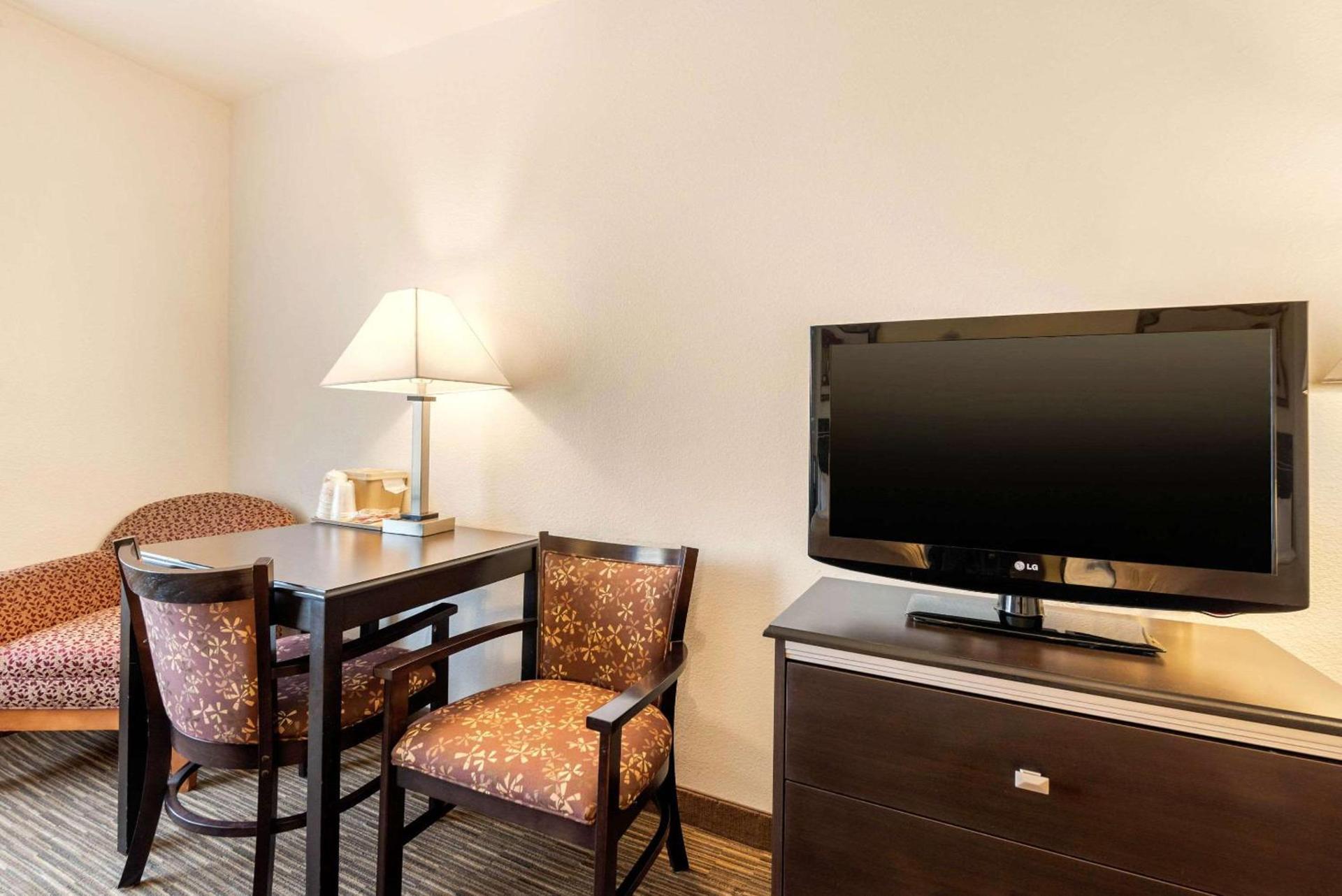 Quality Inn & Suites Limon photo 30