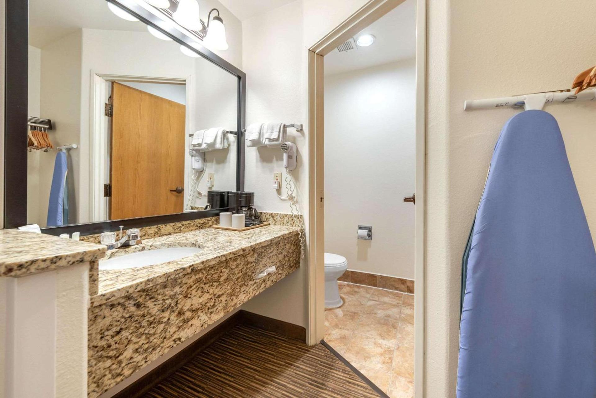 Quality Inn & Suites Limon photo 22