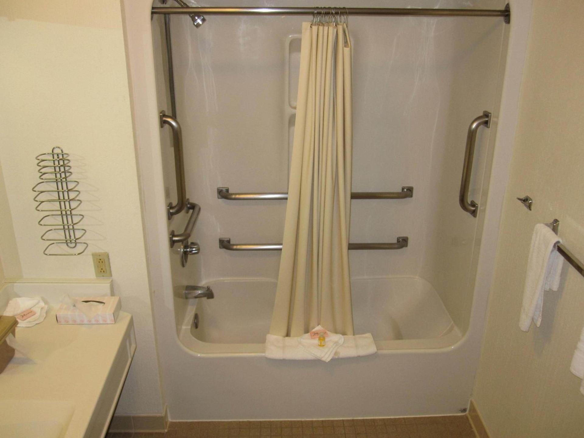 Bluegrass Extended Stay photo 16