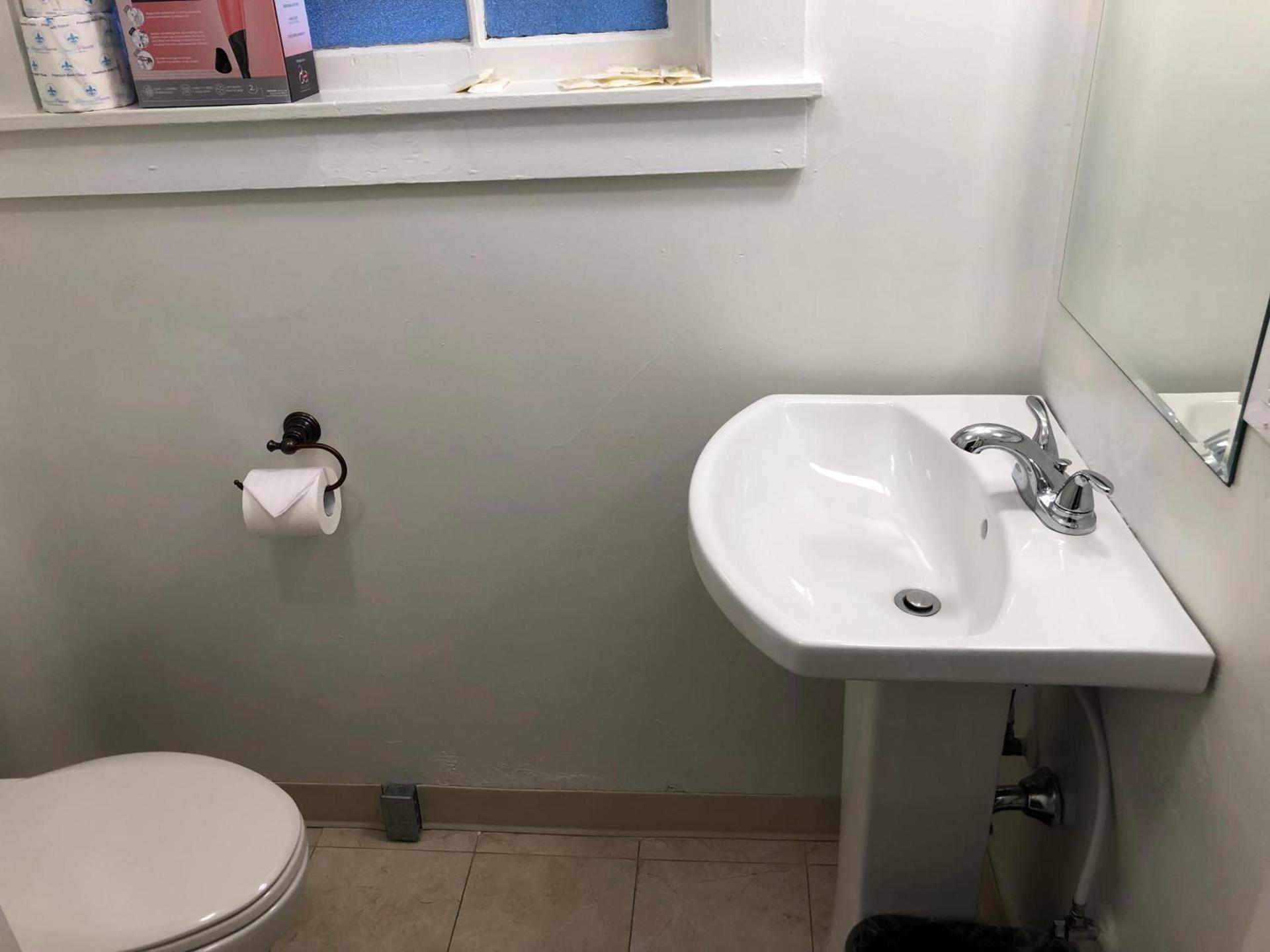 Angeles Motel photo 38