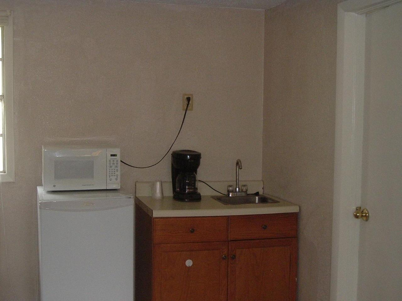 Fels Three Crown Motel photo 21