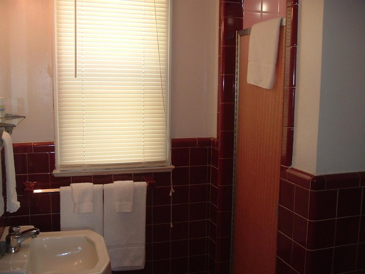 Fels Three Crown Motel photo 11