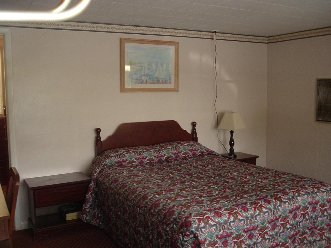 Fels Three Crown Motel photo 15