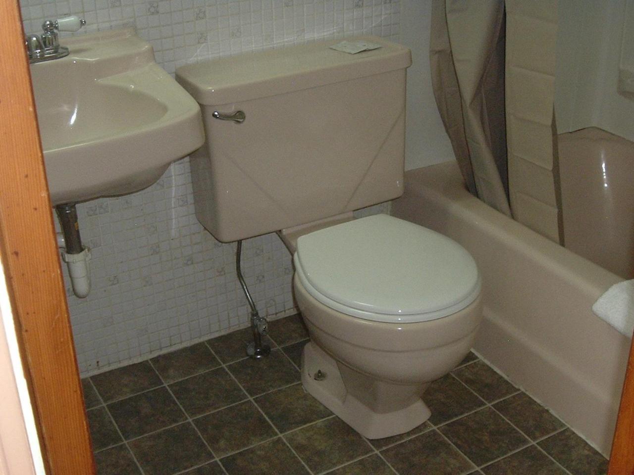Fels Three Crown Motel photo 16