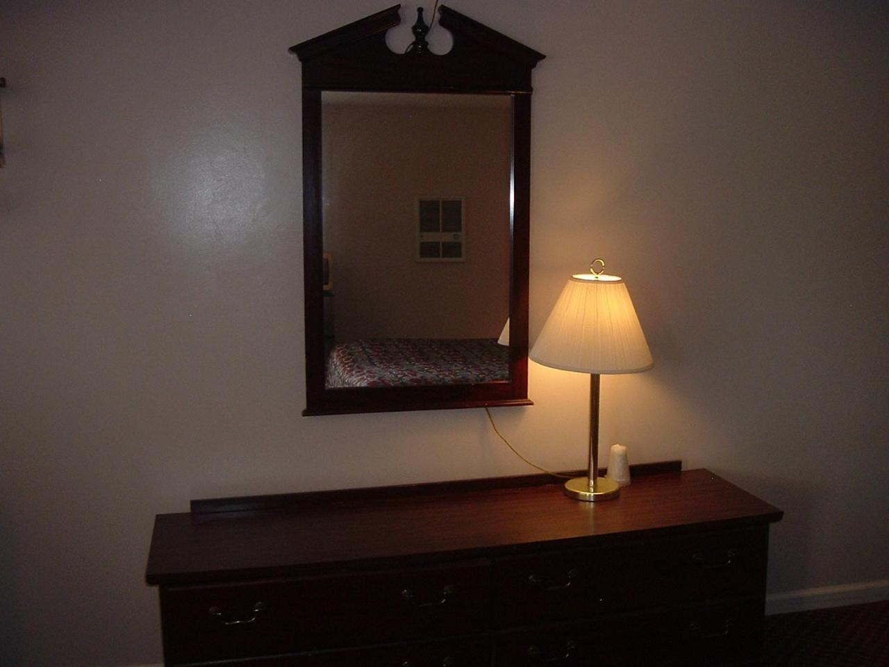 Fels Three Crown Motel photo 9