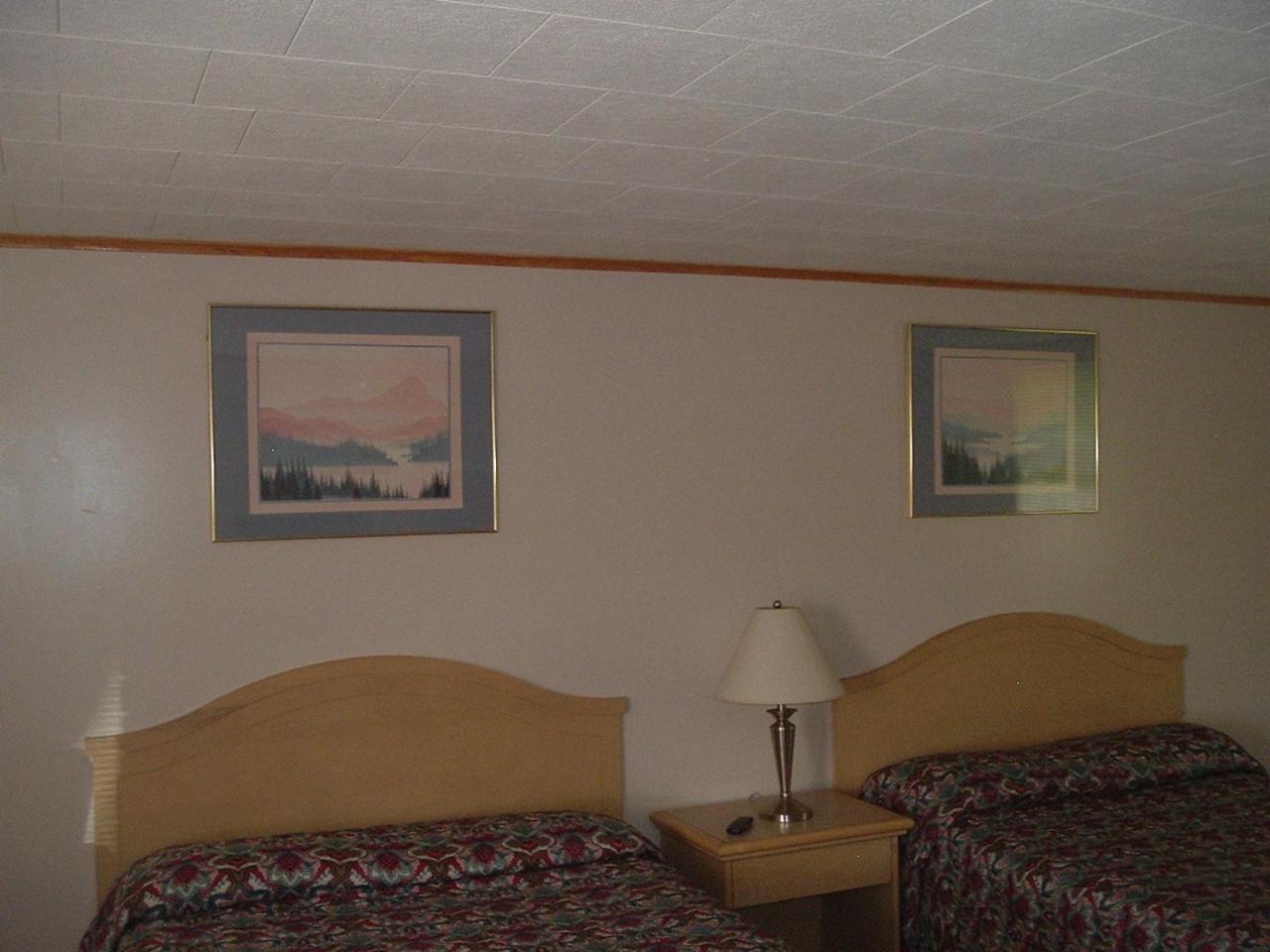 Fels Three Crown Motel photo 8