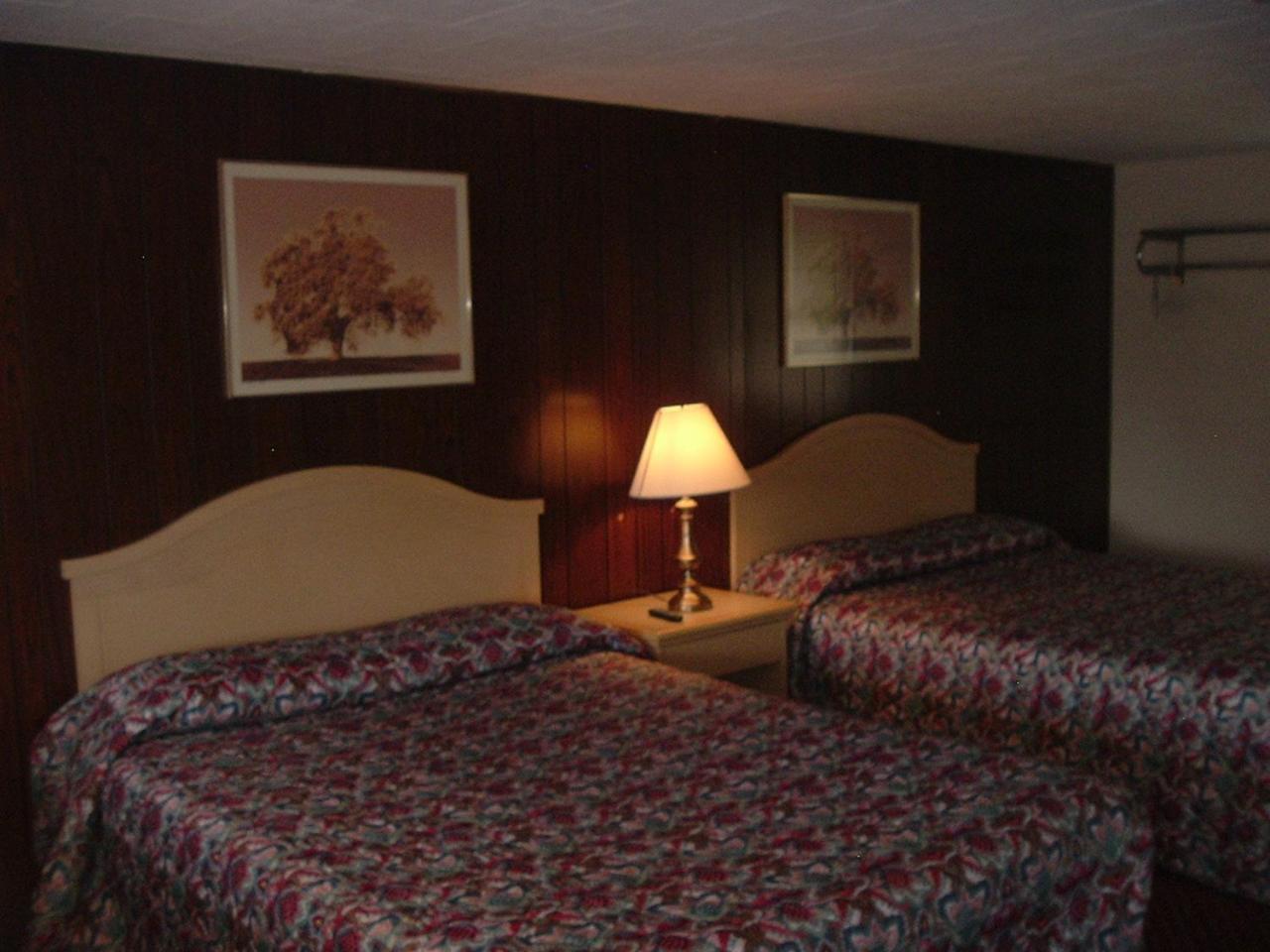 Fels Three Crown Motel photo 2