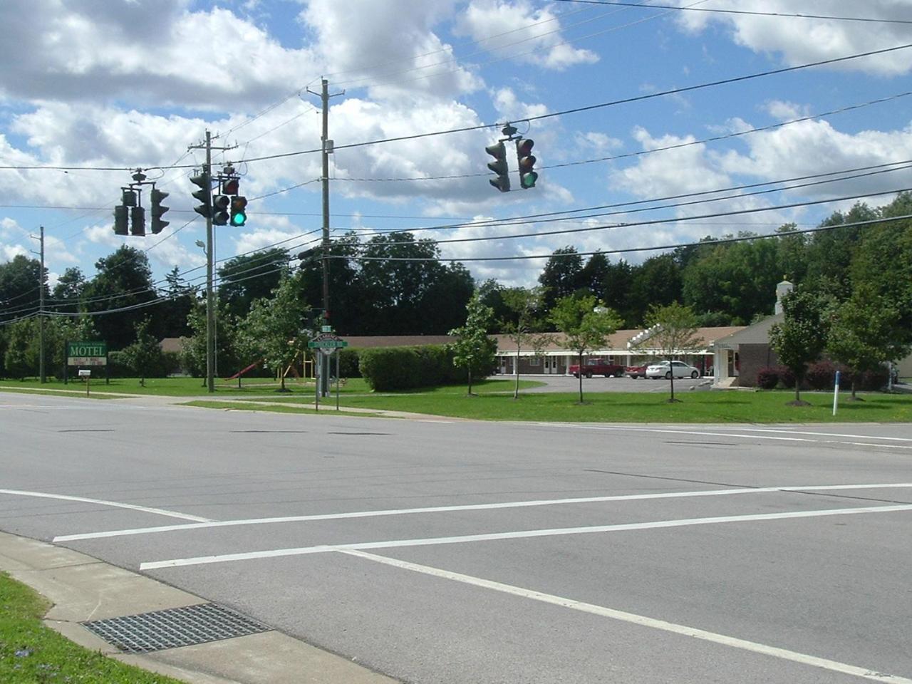 Fels Three Crown Motel photo 1