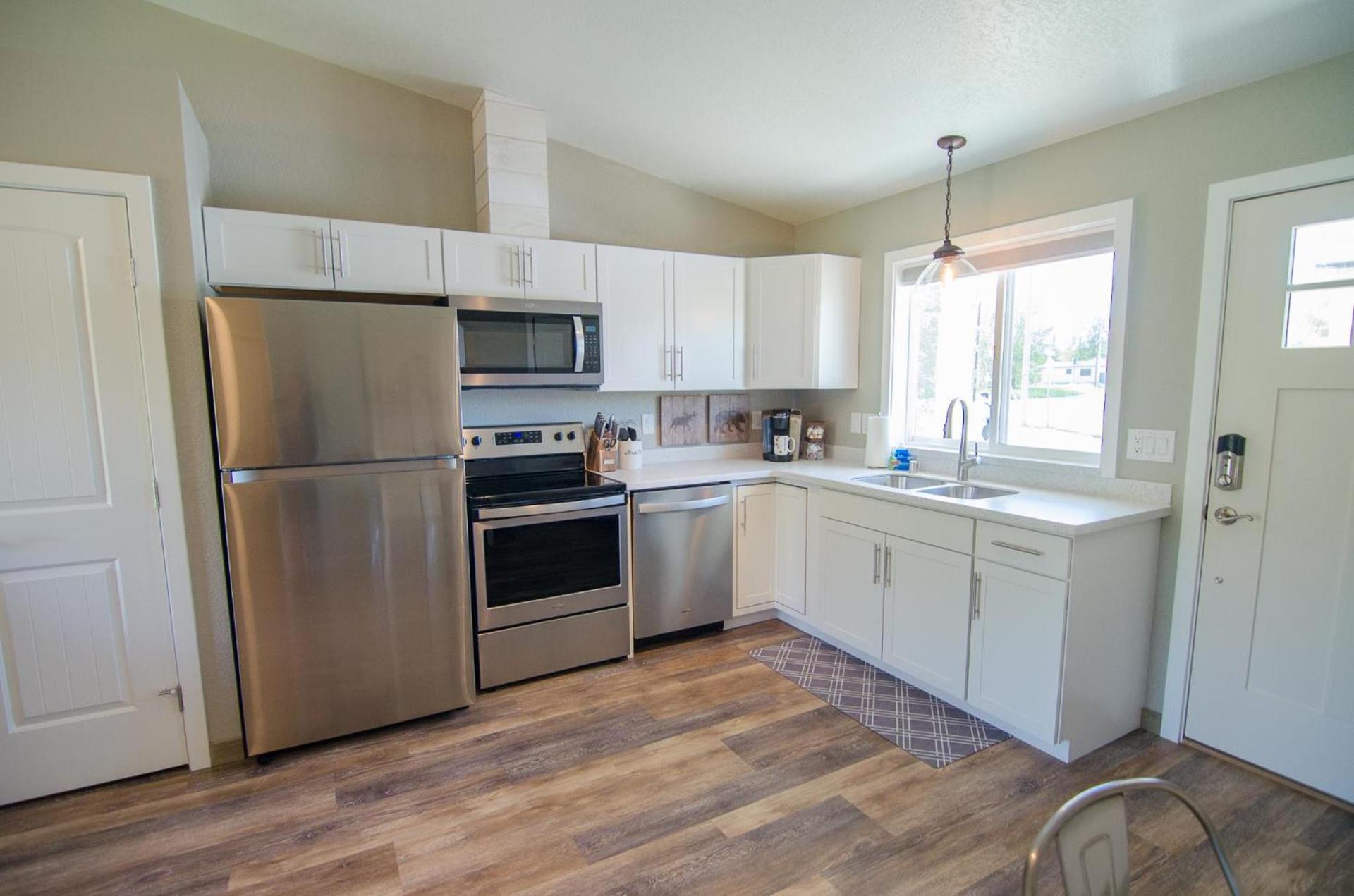 Colony Suites photo 59