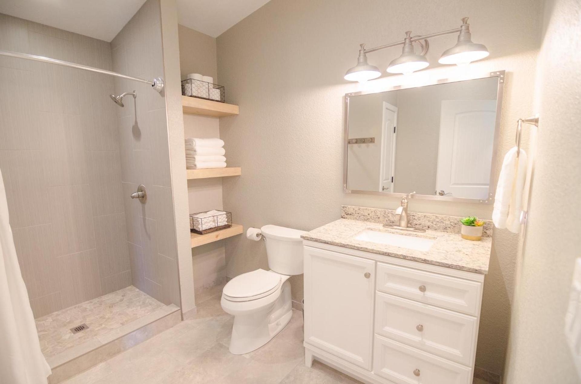 Colony Suites photo 53
