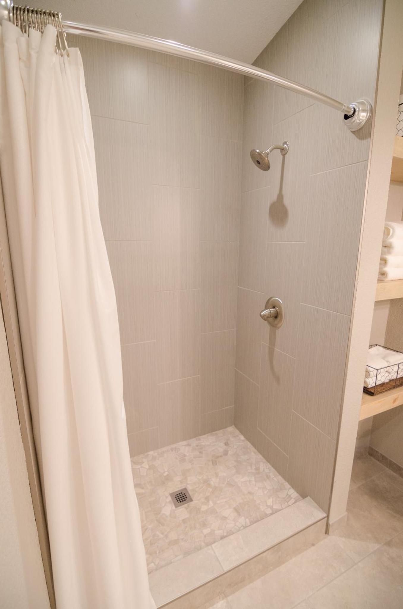 Colony Suites photo 35