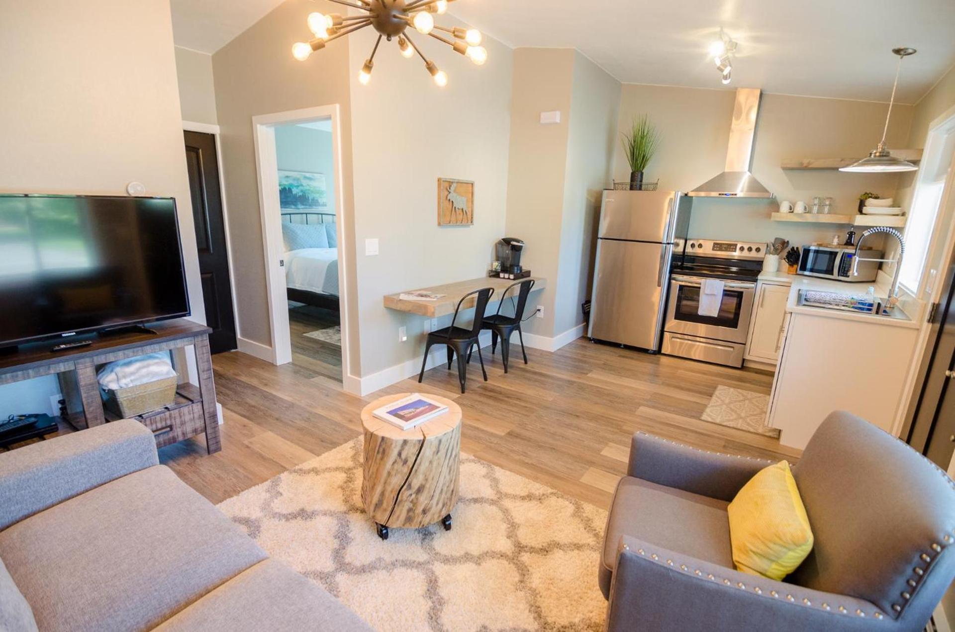 Colony Suites photo 65