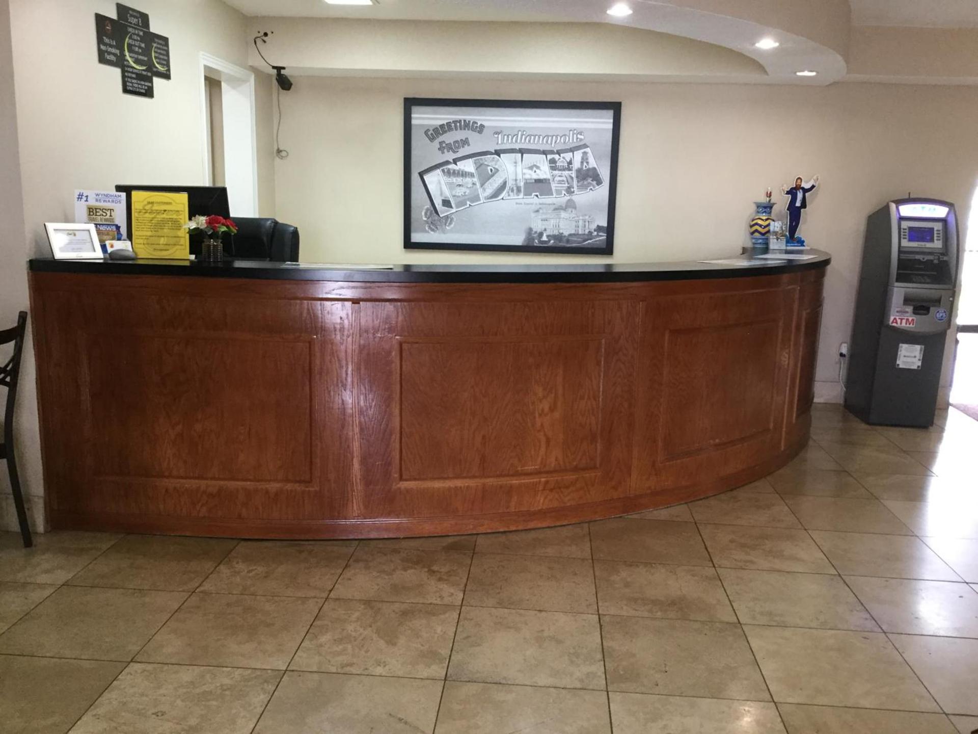 Super 8 by Wyndham Indianapolis Emerson photo 19