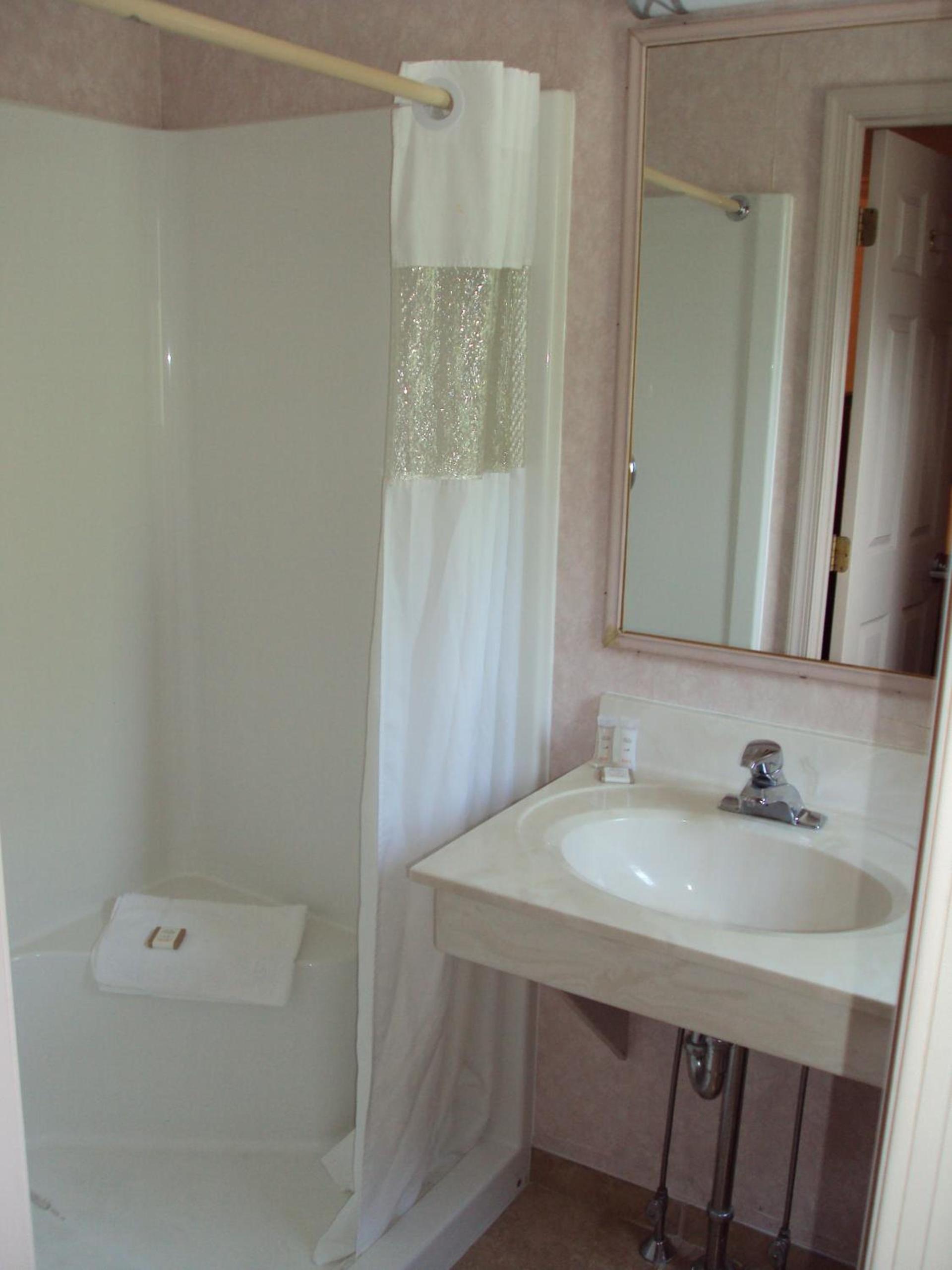 Howard Johnson by Wyndham Hershey photo 25