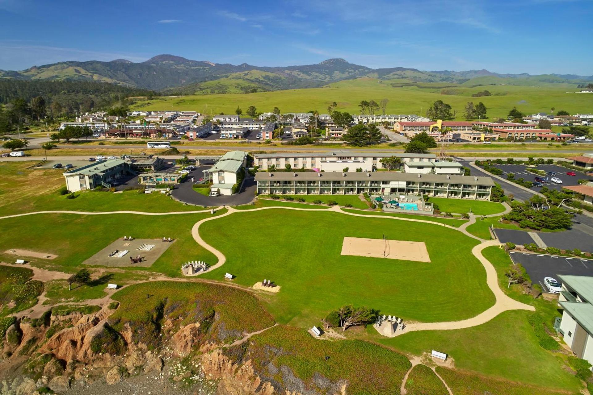 Cavalier Oceanfront Resort photo 16