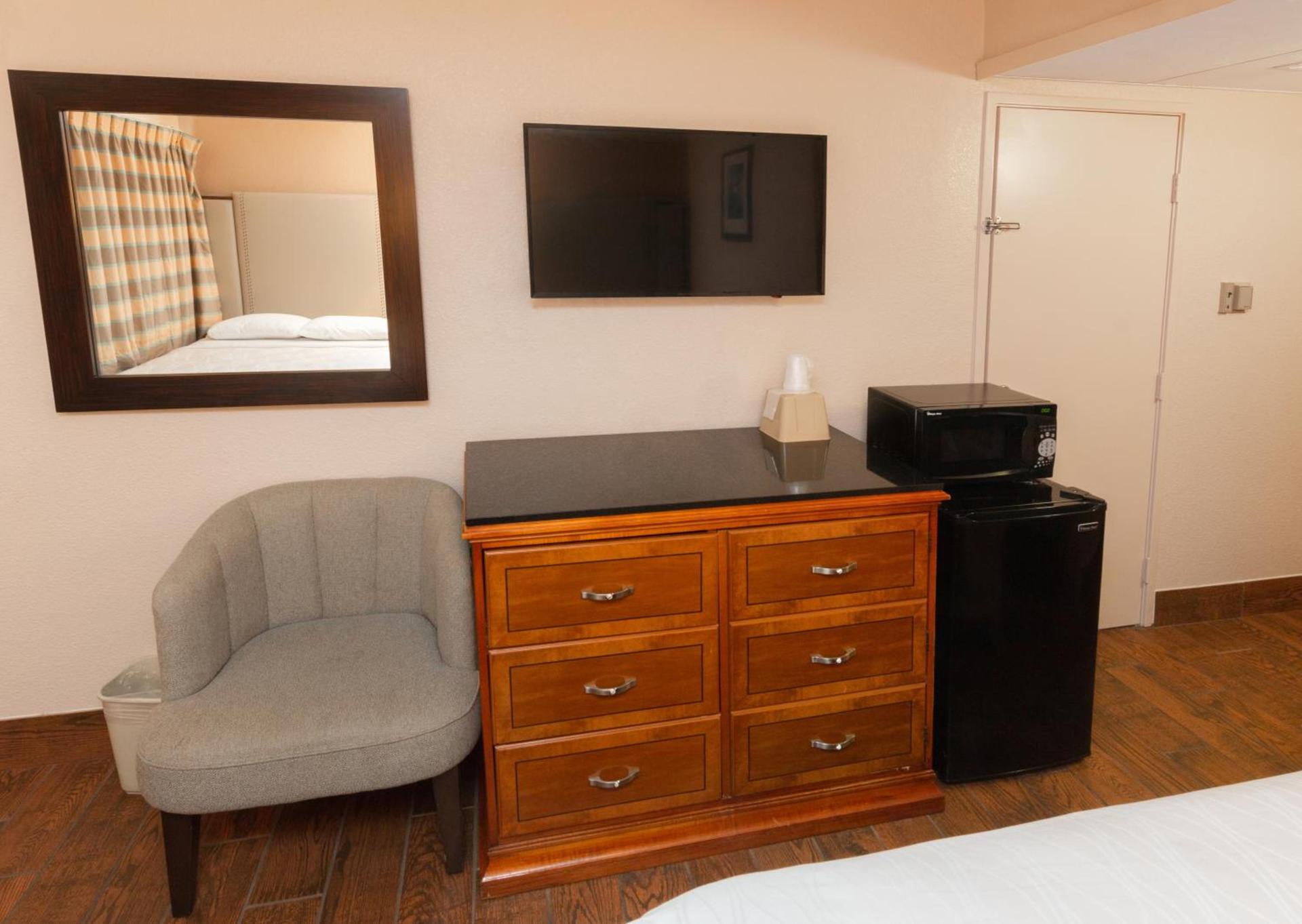 Econo Lodge Inn & Suites Yuma photo 4