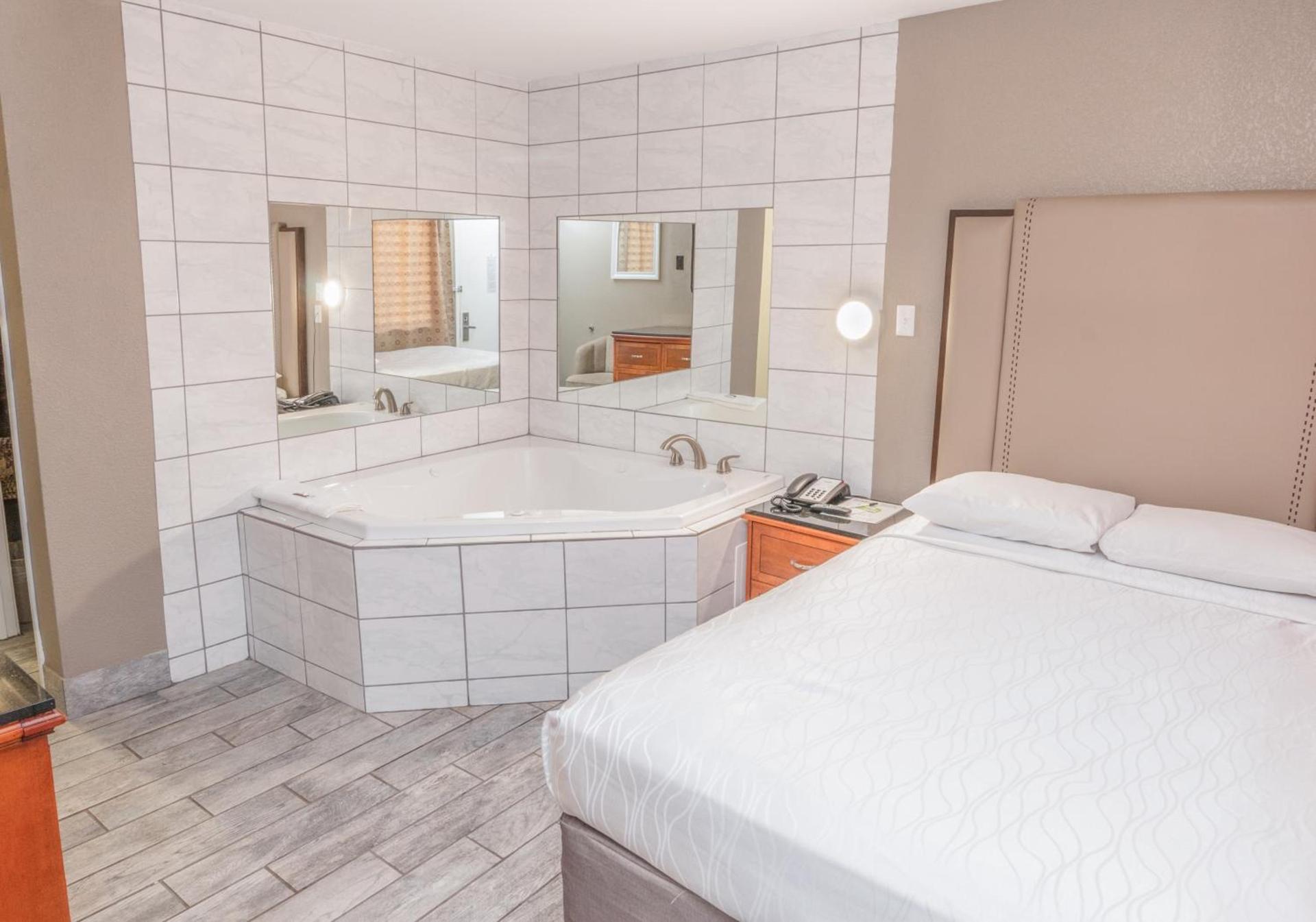 Econo Lodge Inn & Suites Yuma photo 5