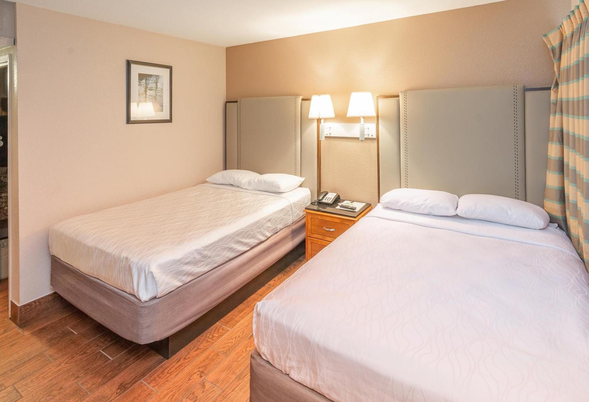 Econo Lodge Inn & Suites Yuma photo 3