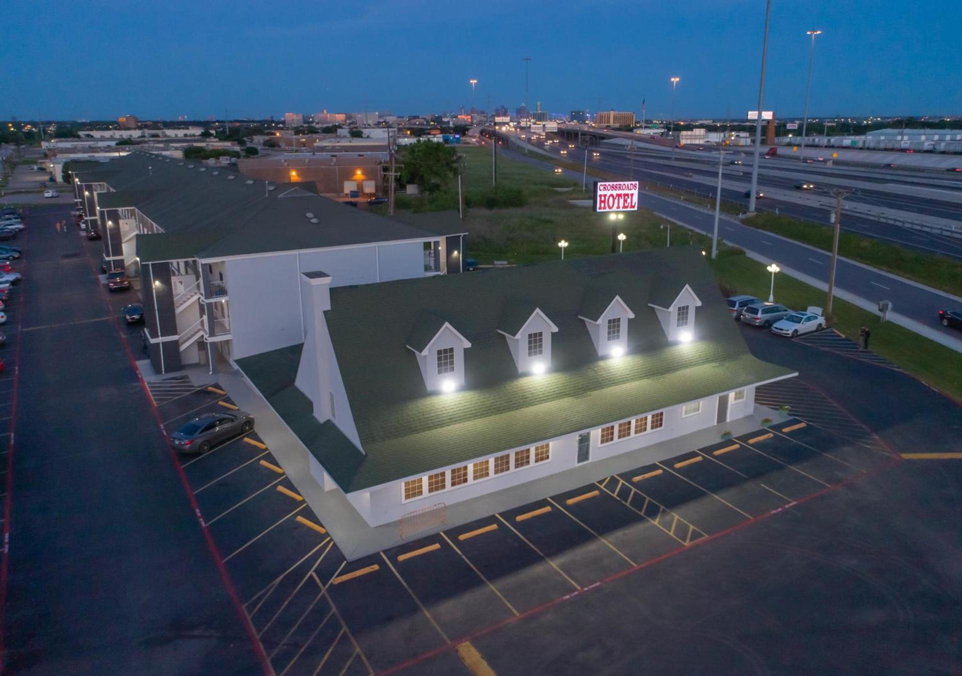 The Crossroads Hotel and Suites Irving photo 5