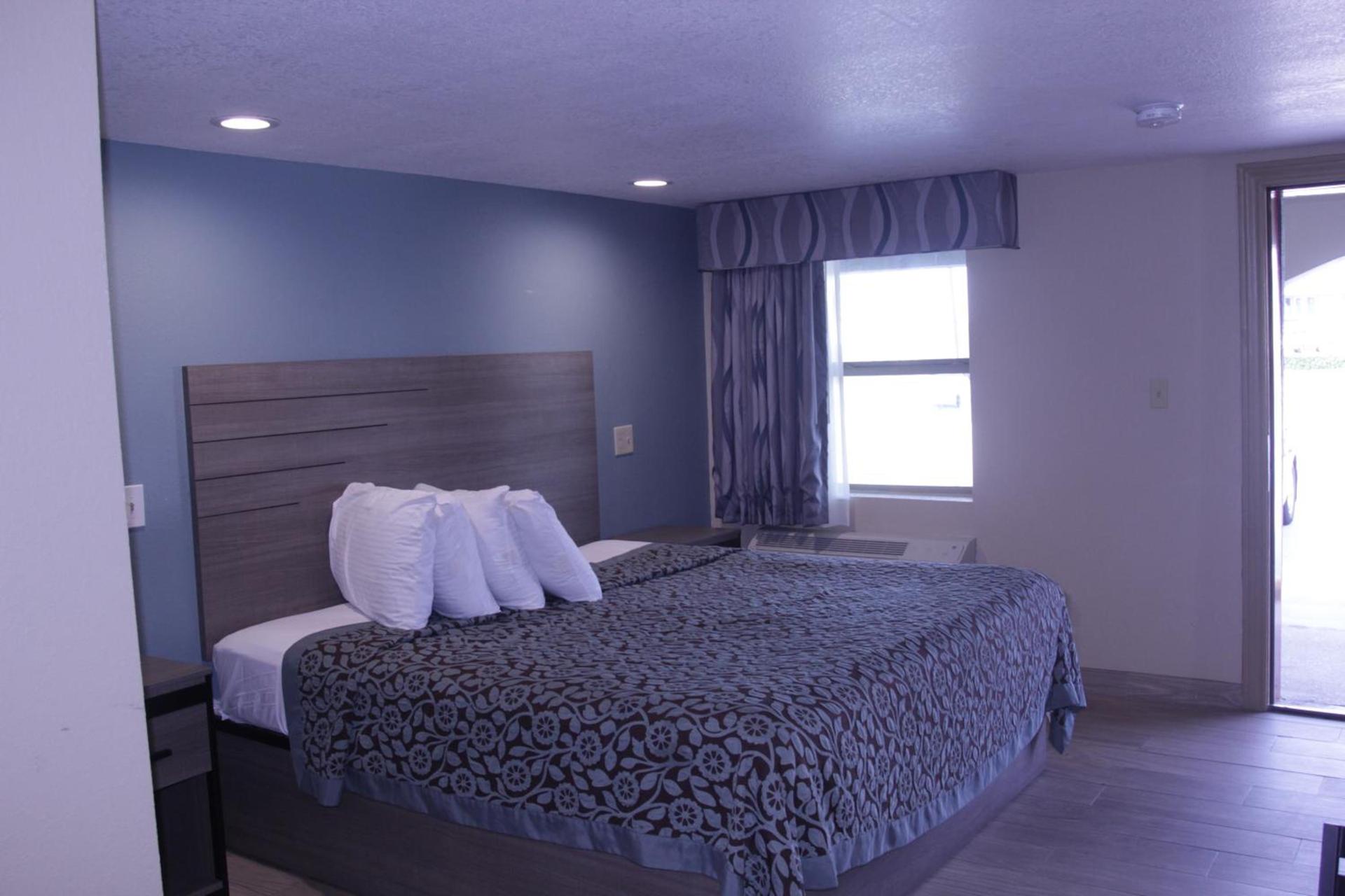 Americas Best Value Inn Port Aransas photo 41