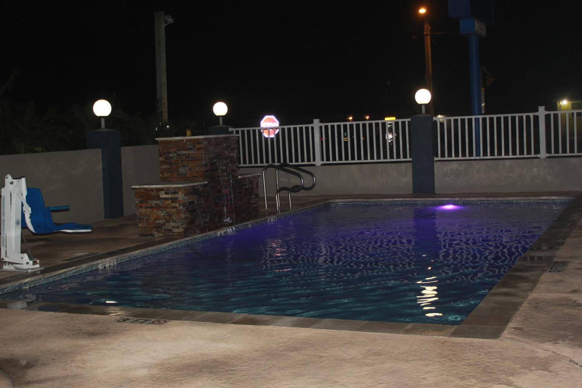 Americas Best Value Inn Port Aransas photo 4