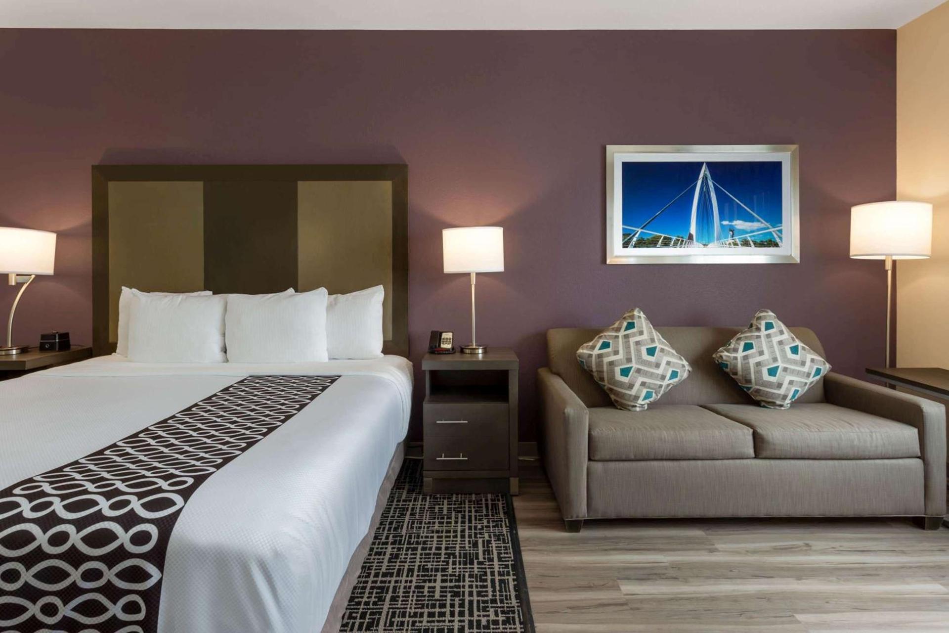 La Quinta by Wyndham Wichita Airport photo 33