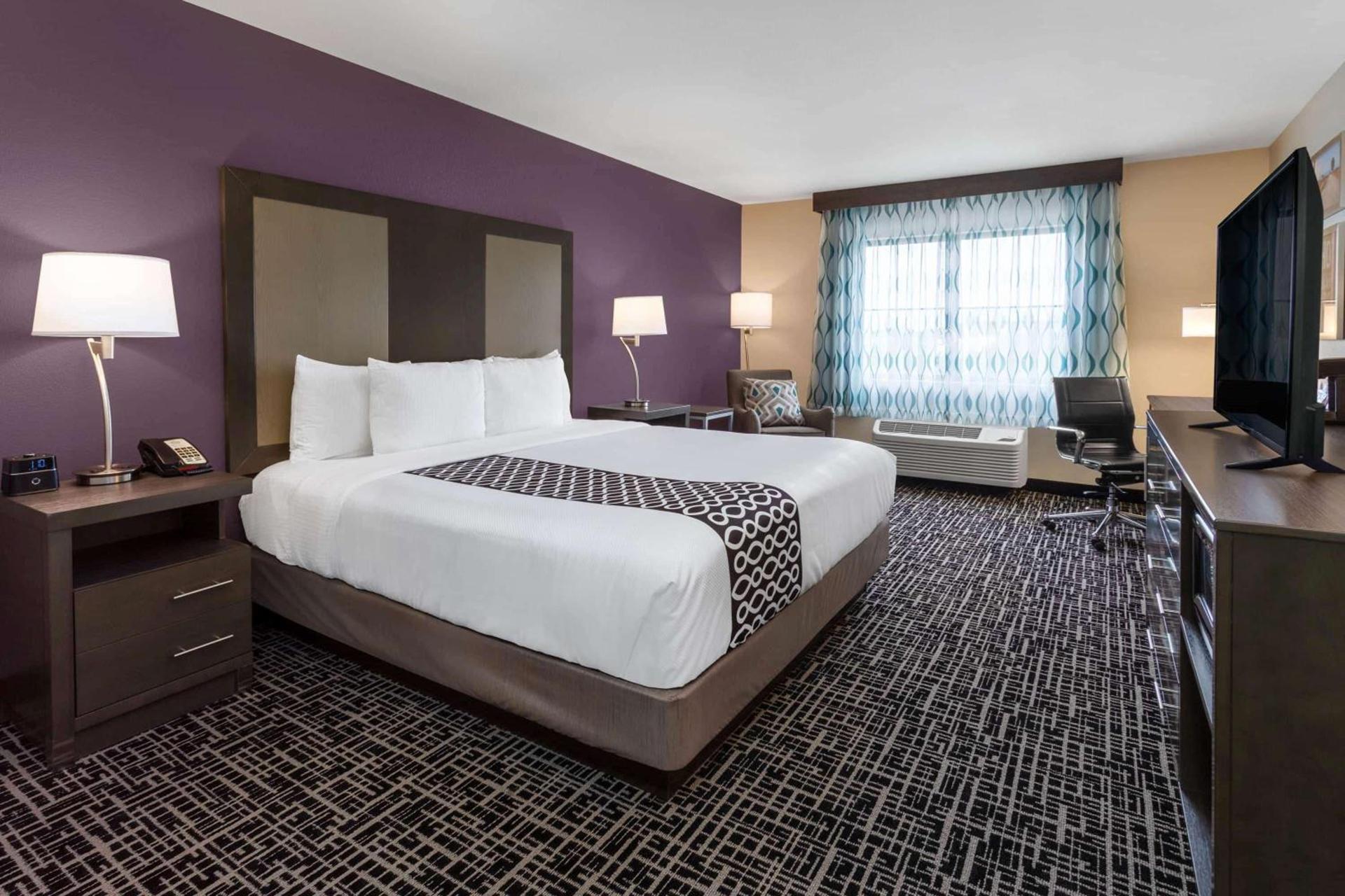 La Quinta by Wyndham Wichita Airport photo 8
