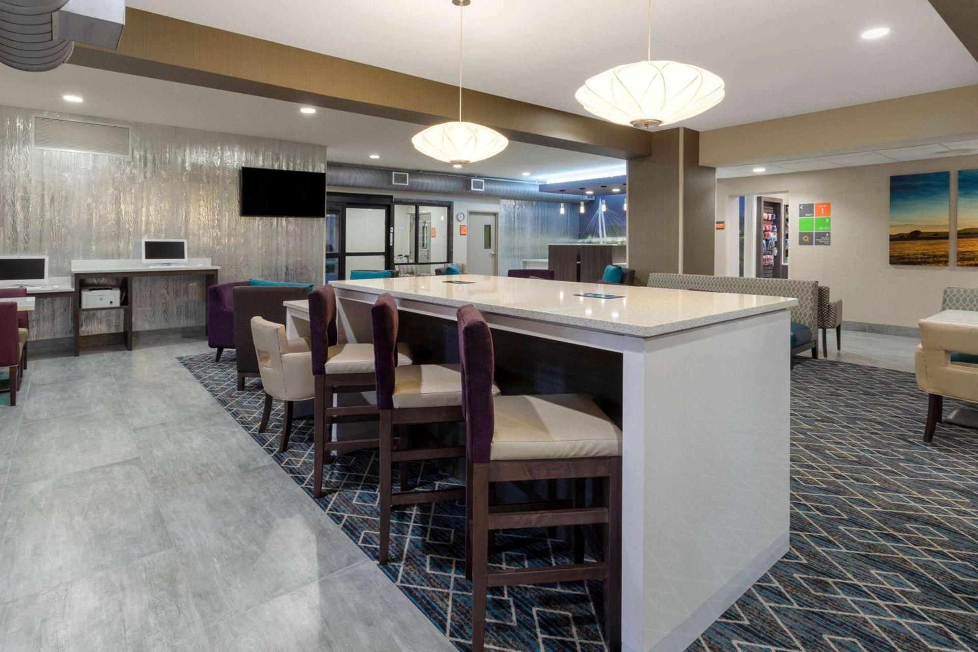 La Quinta by Wyndham Wichita Airport photo 7