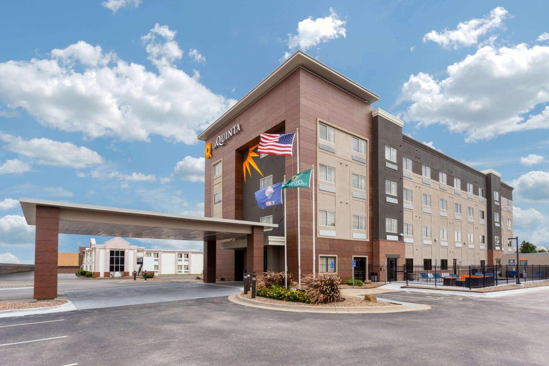 La Quinta by Wyndham Wichita Airport photo 2