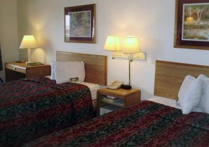 Econo Lodge Inn & Suites Jackson Northwest photo 5