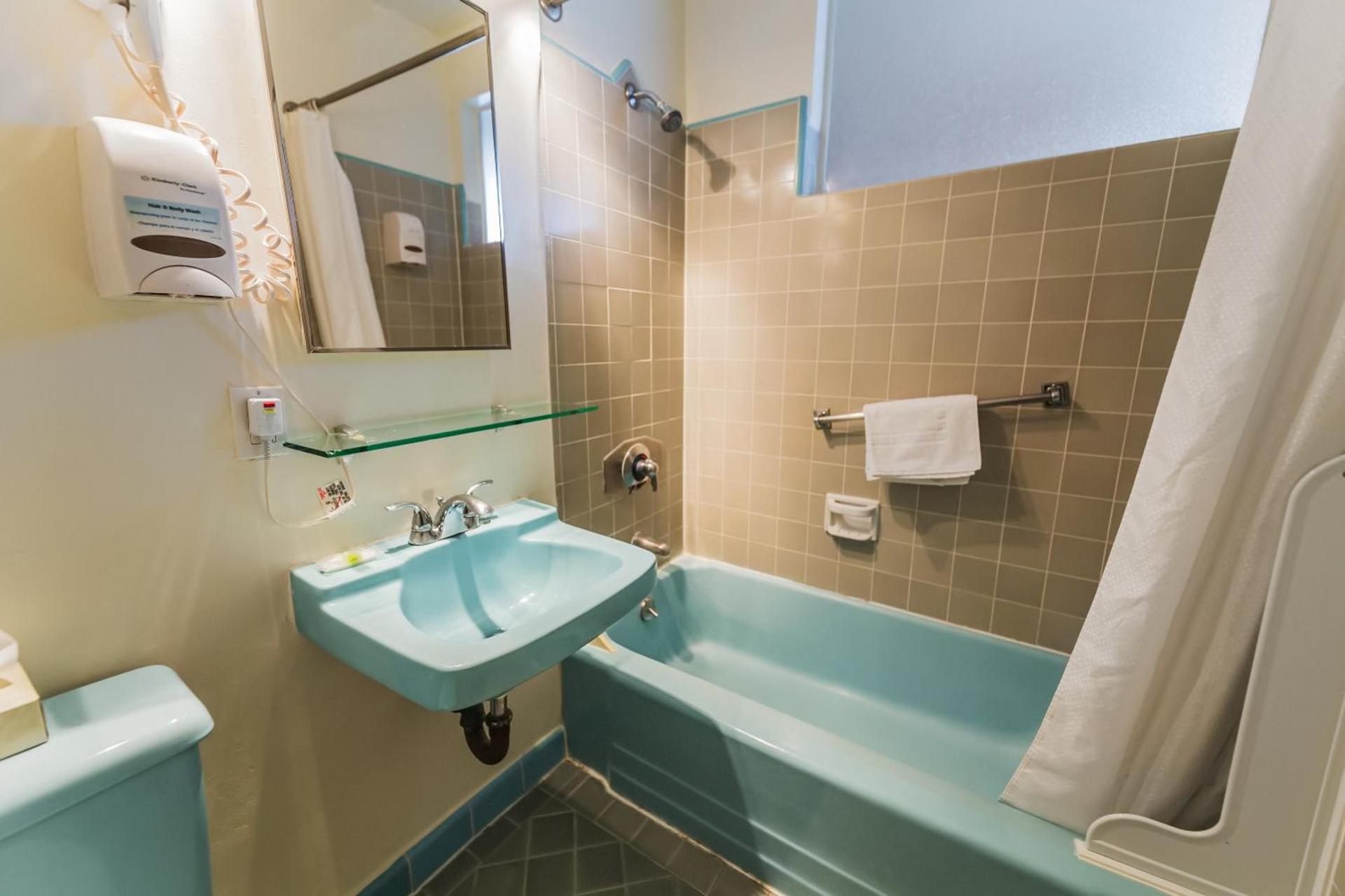 Cal Mar Hotel Suites photo 12