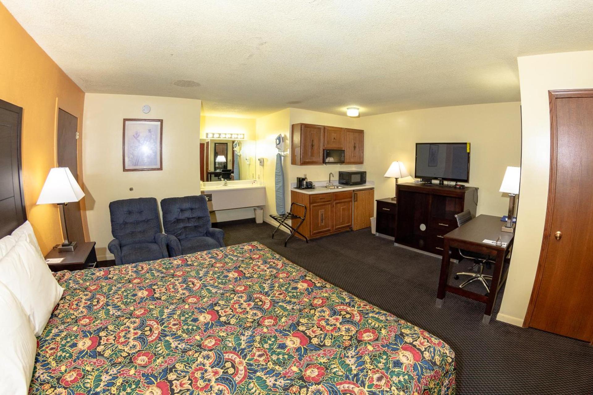 Americas Best Value Inn Chanute photo 3