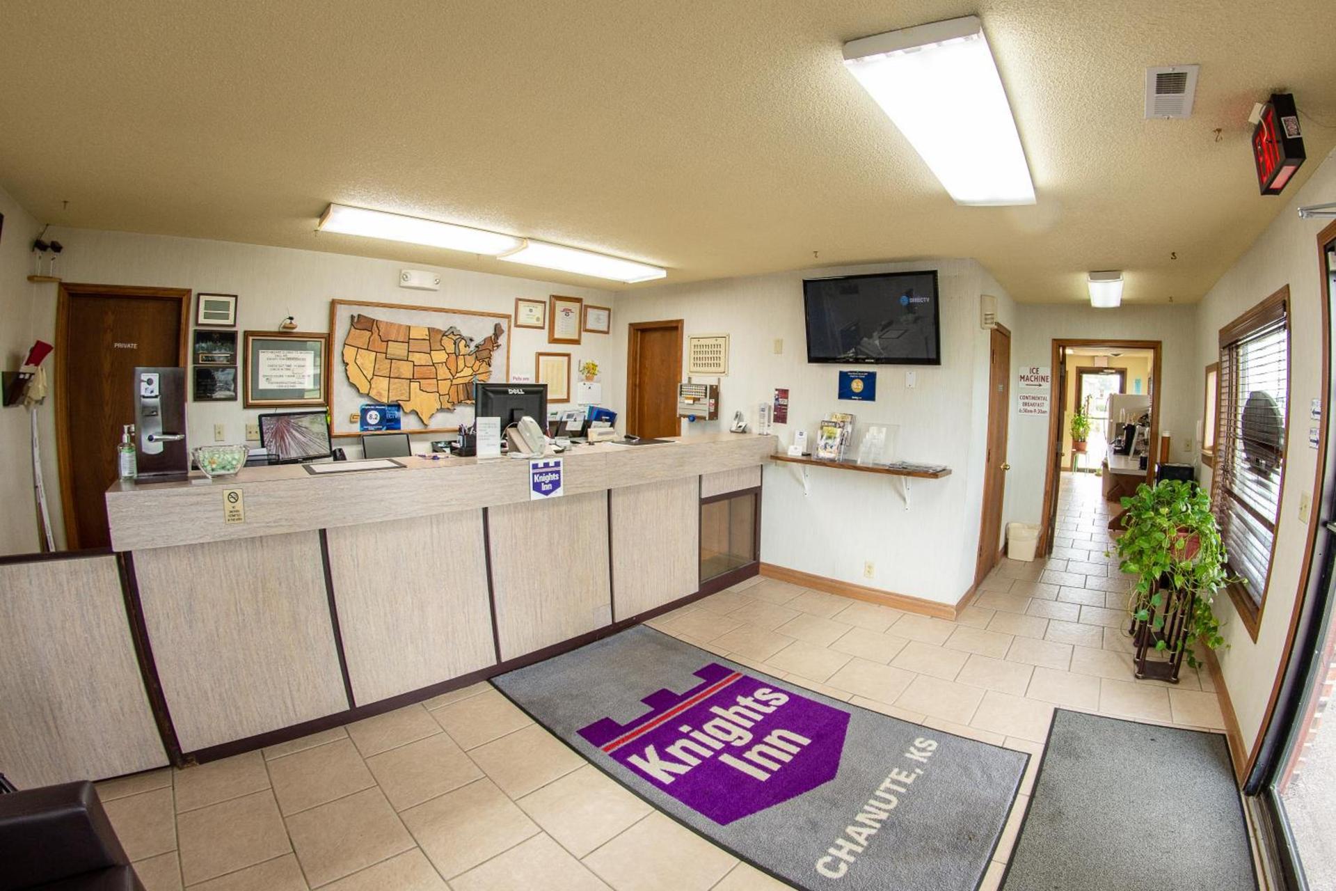 Americas Best Value Inn Chanute photo 7