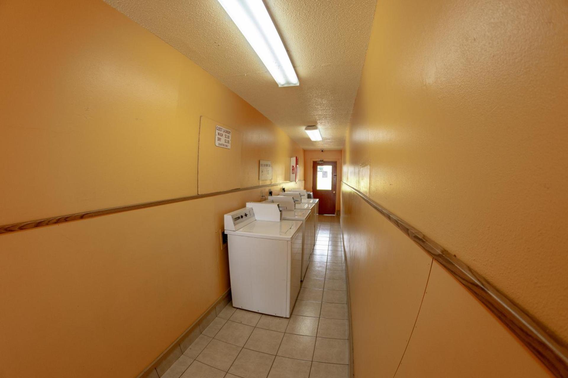 Americas Best Value Inn Chanute photo 4
