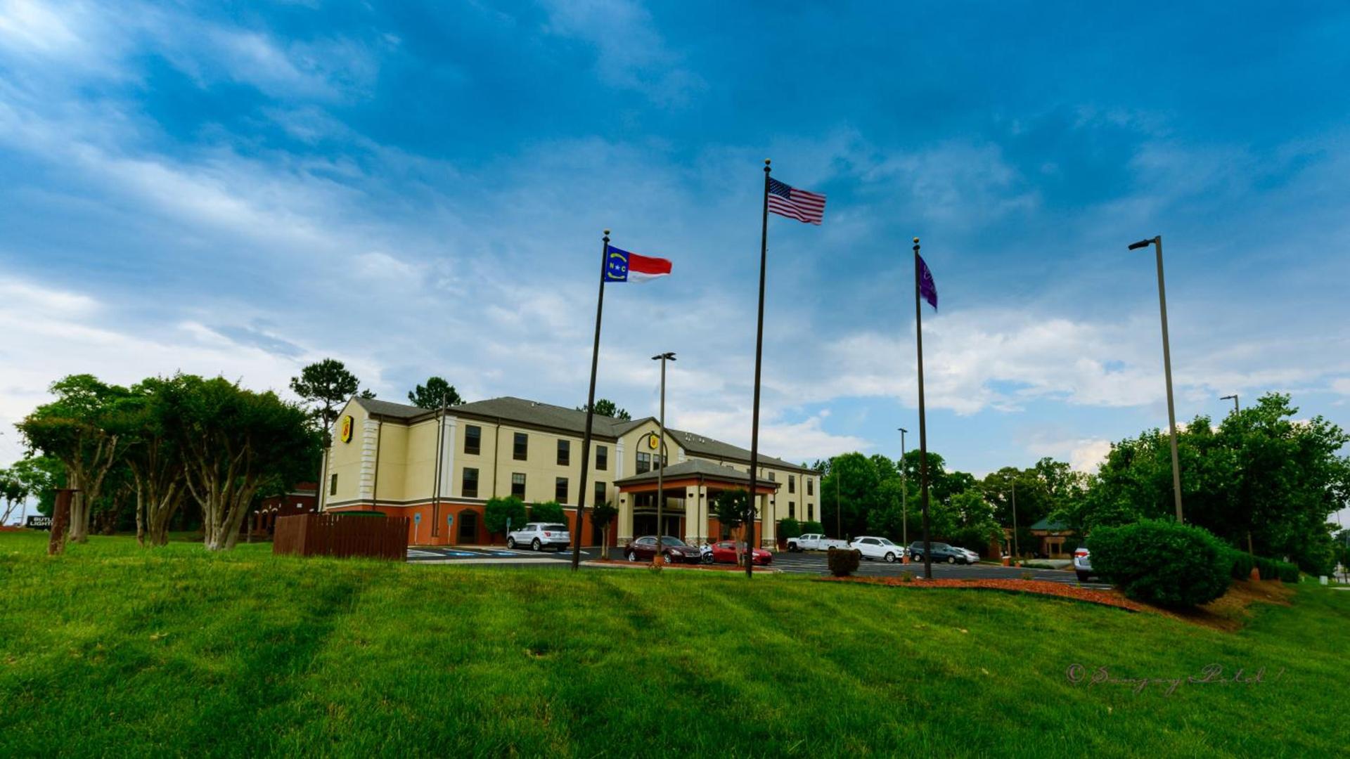 Super 8 by Wyndham High Point/Greensboro photo 57
