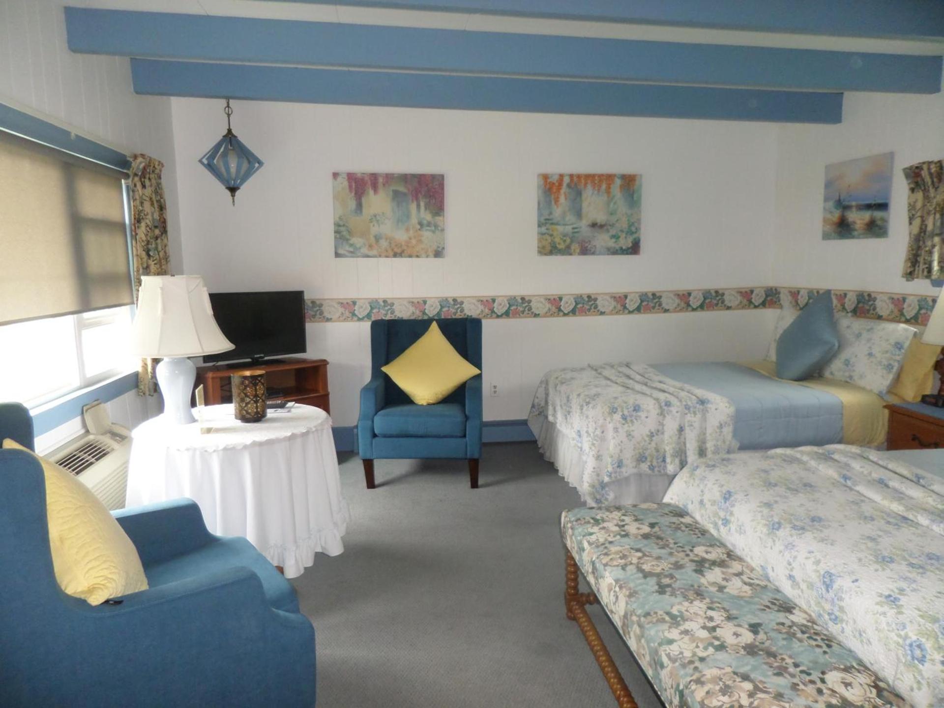 Claddagh Motel & Suites photo 42