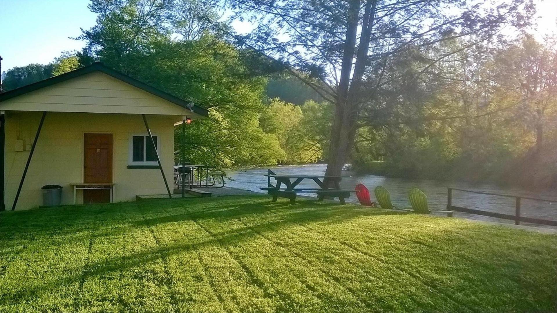 Riverbend Lodging photo 14