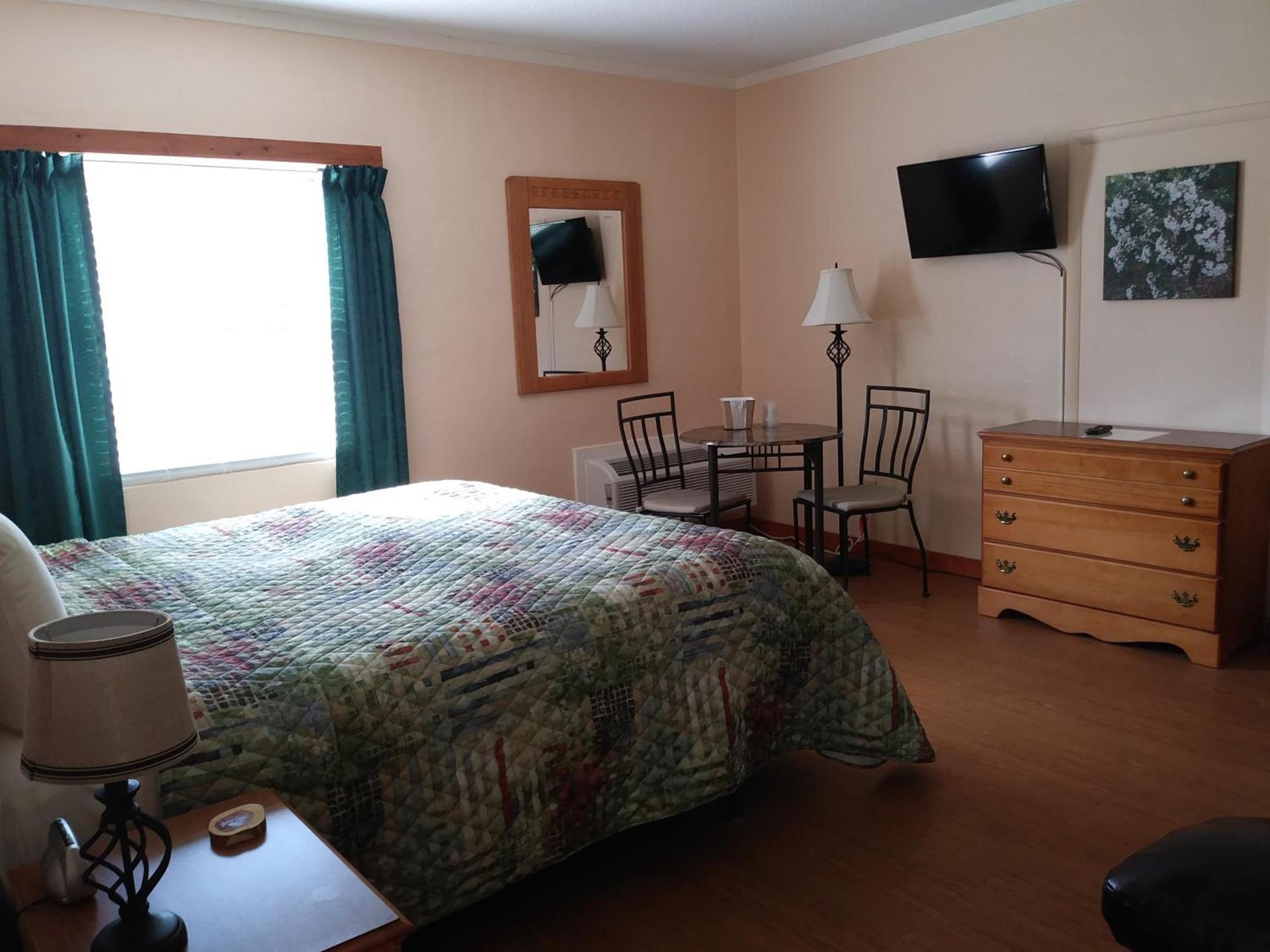 Riverbend Lodging photo 9