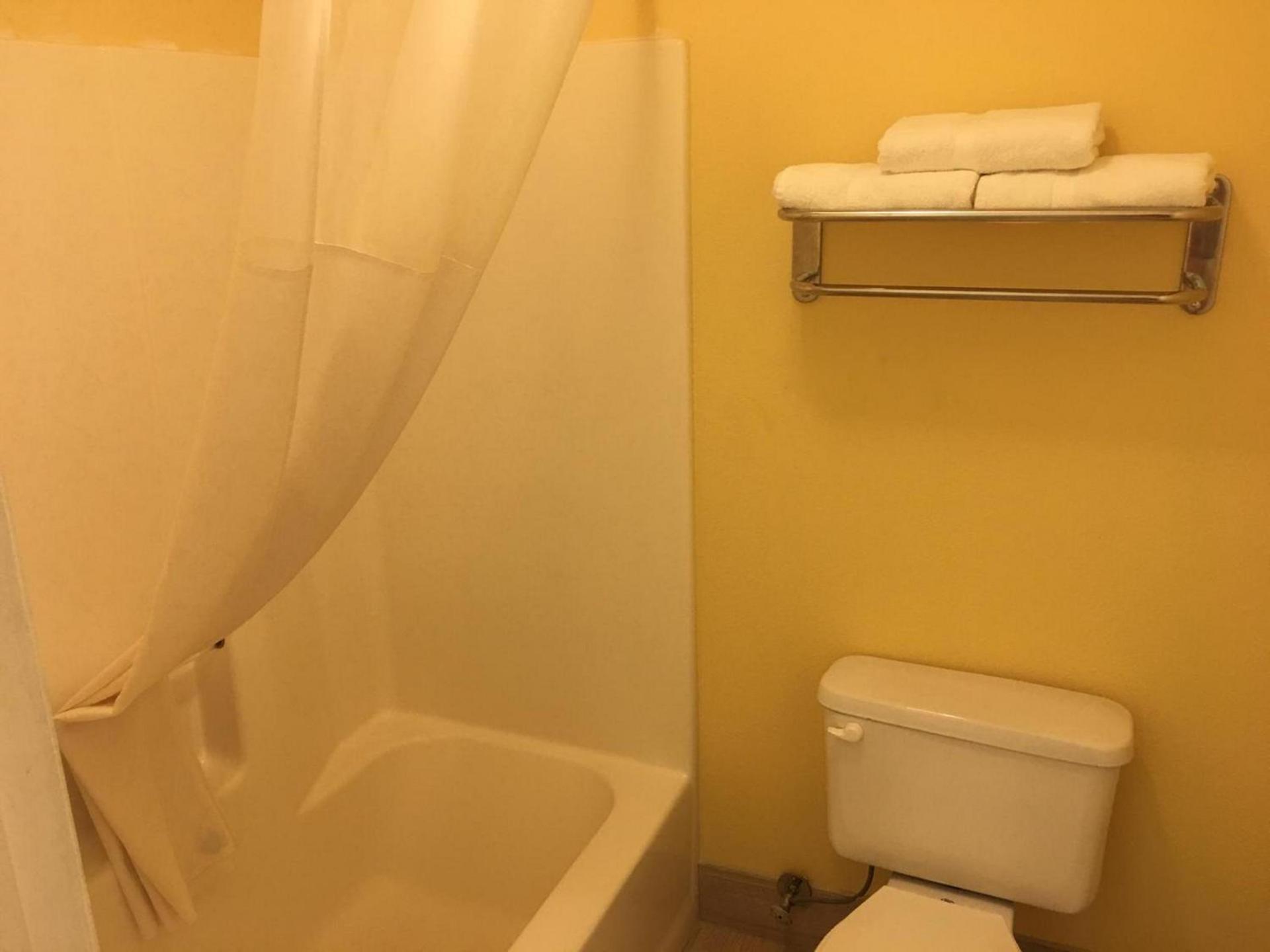 Loyalty Inn Hawkinsville photo 21