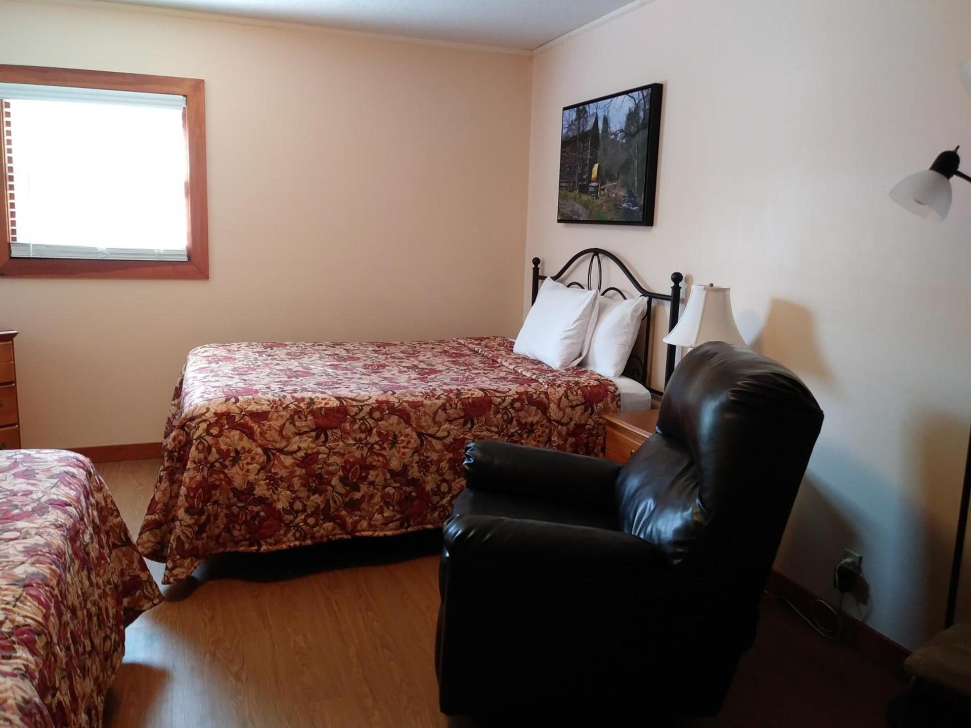 Riverbend Lodging photo 8