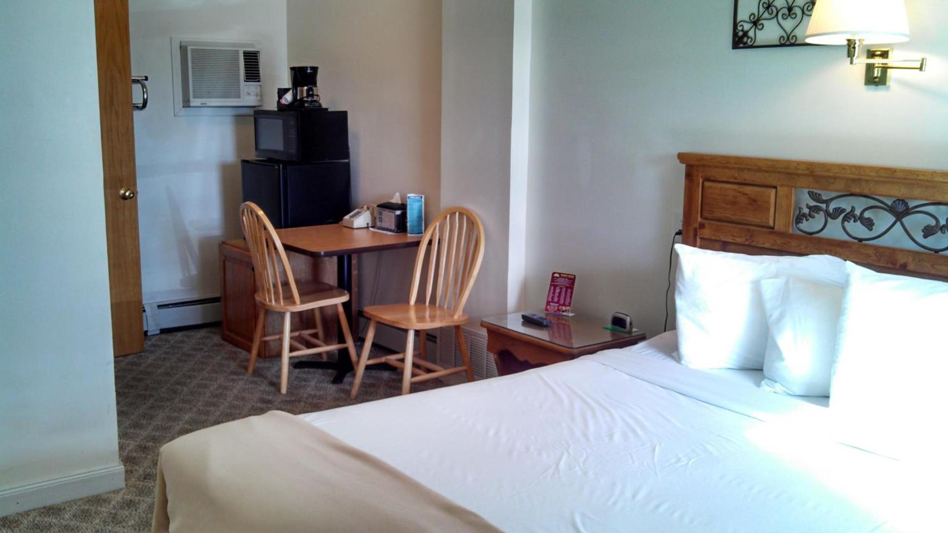Sunset Lodge Escanaba photo 27