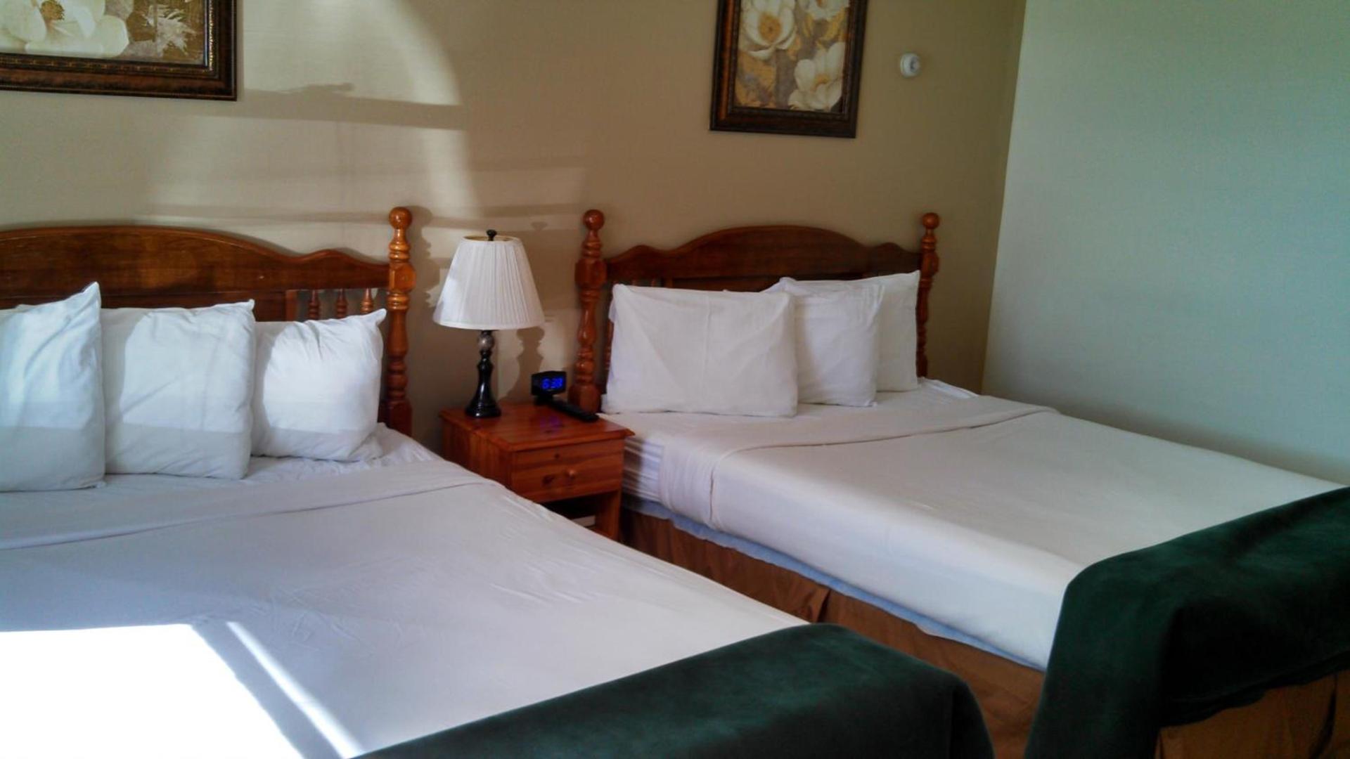 Sunset Lodge Escanaba photo 28