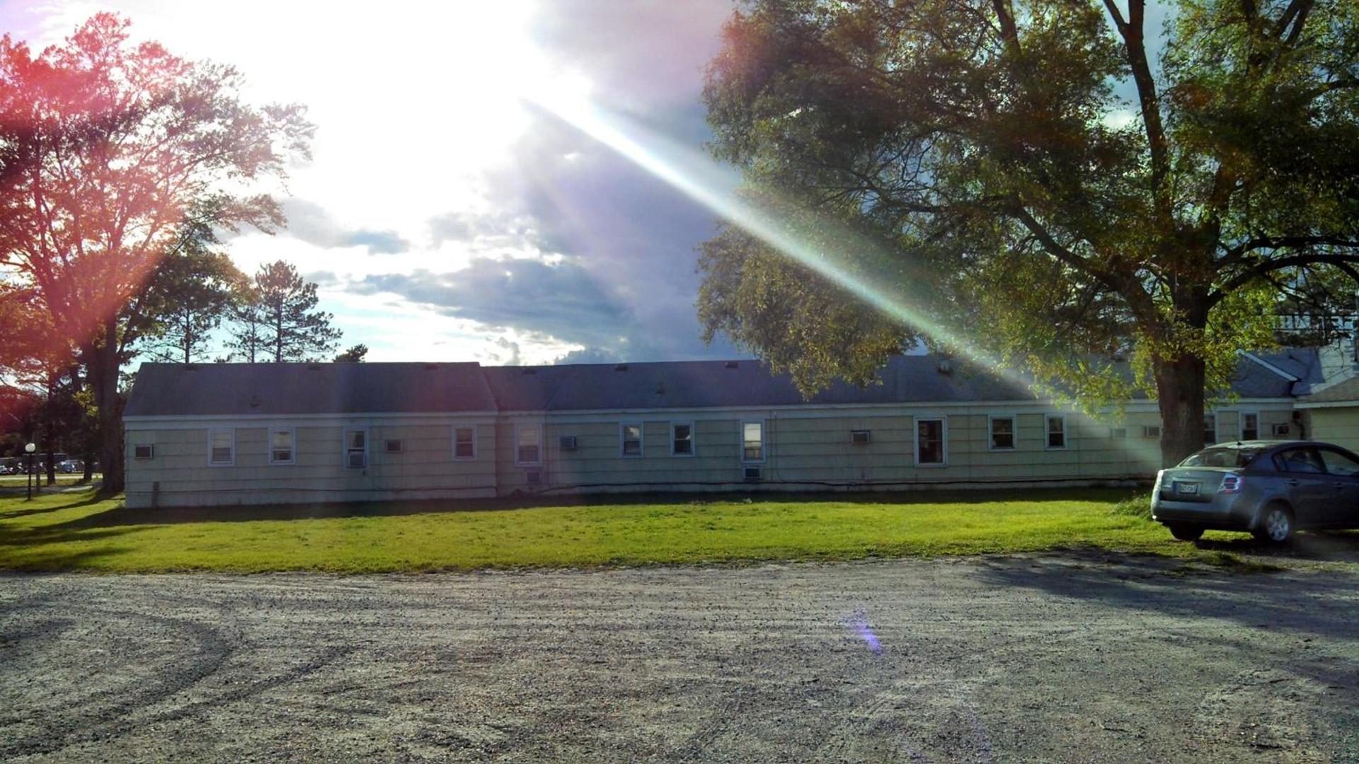 Sunset Lodge Escanaba photo 26