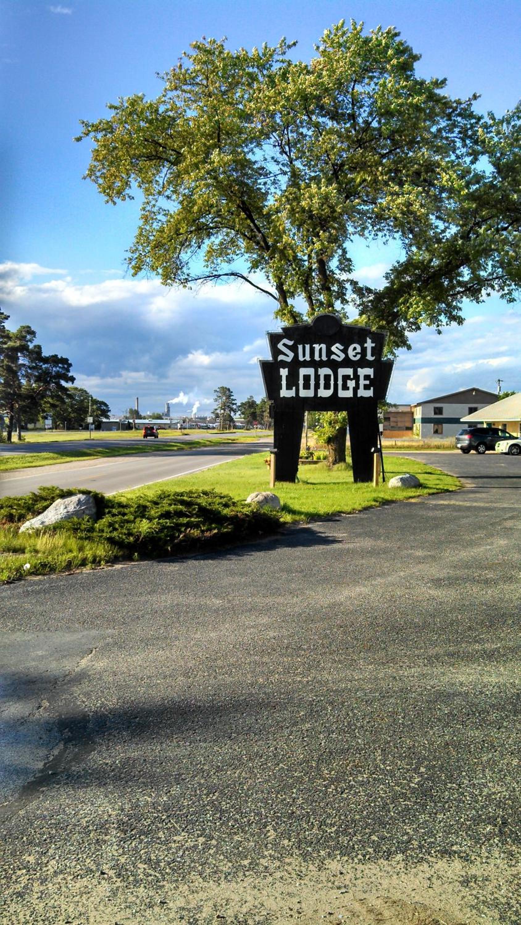 Sunset Lodge Escanaba photo 23