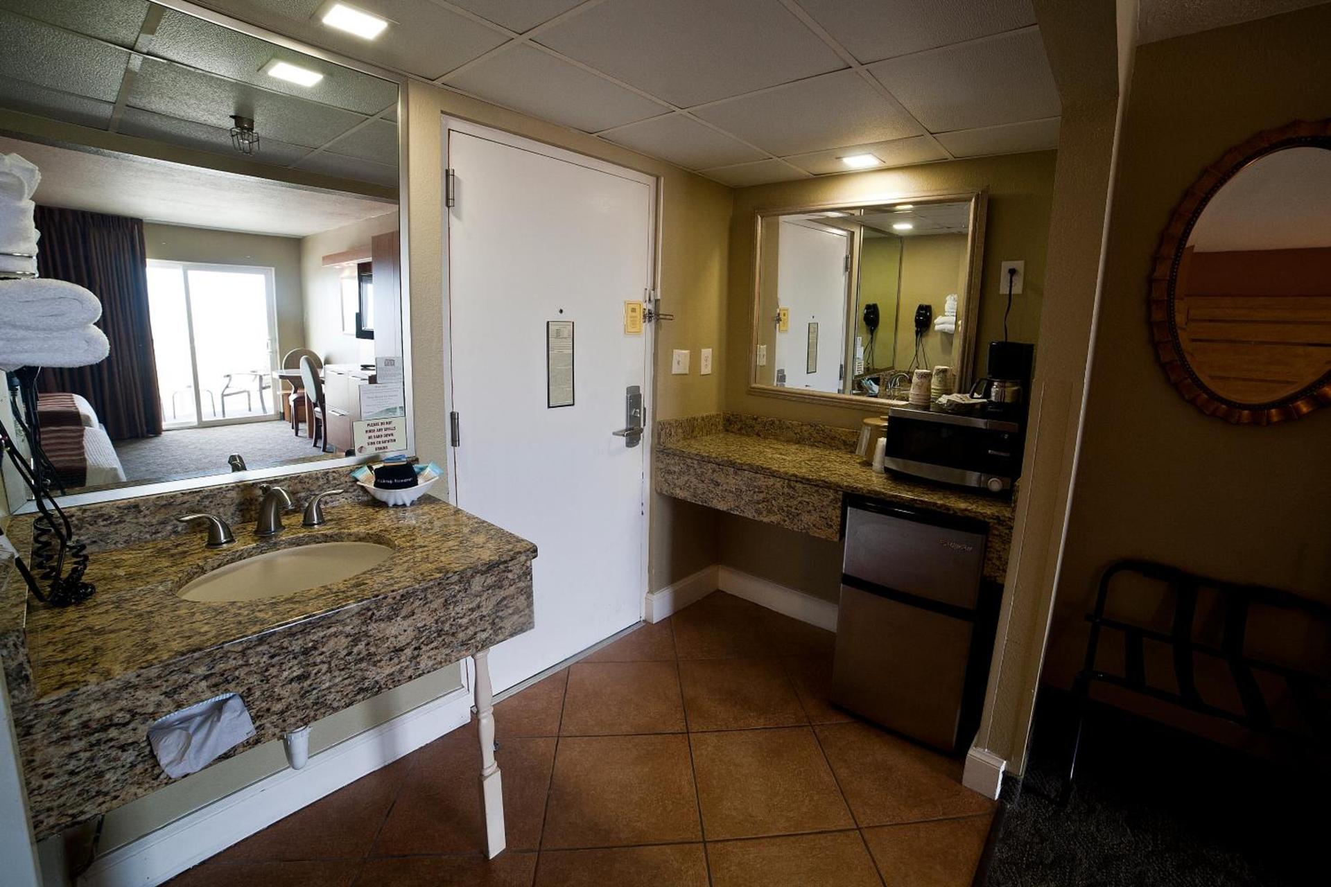 DeSoto Beach Hotel photo 62