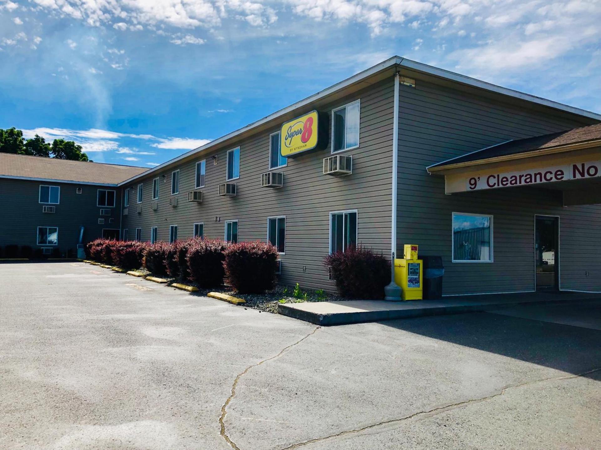 Super 8 by Wyndham Lewiston photo 13