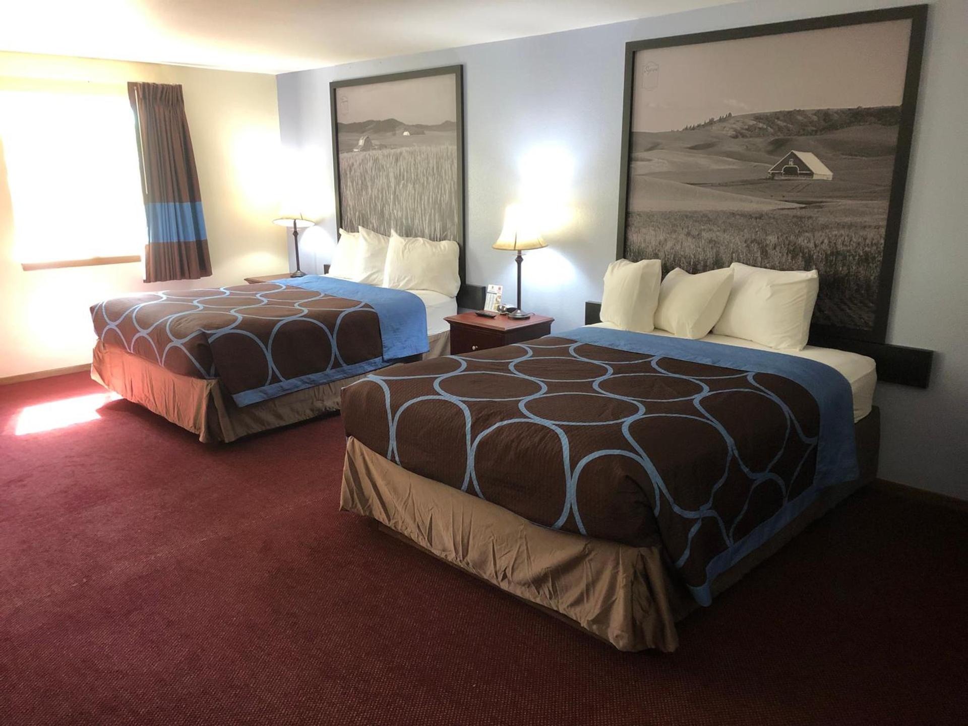 Super 8 by Wyndham Lewiston photo 3