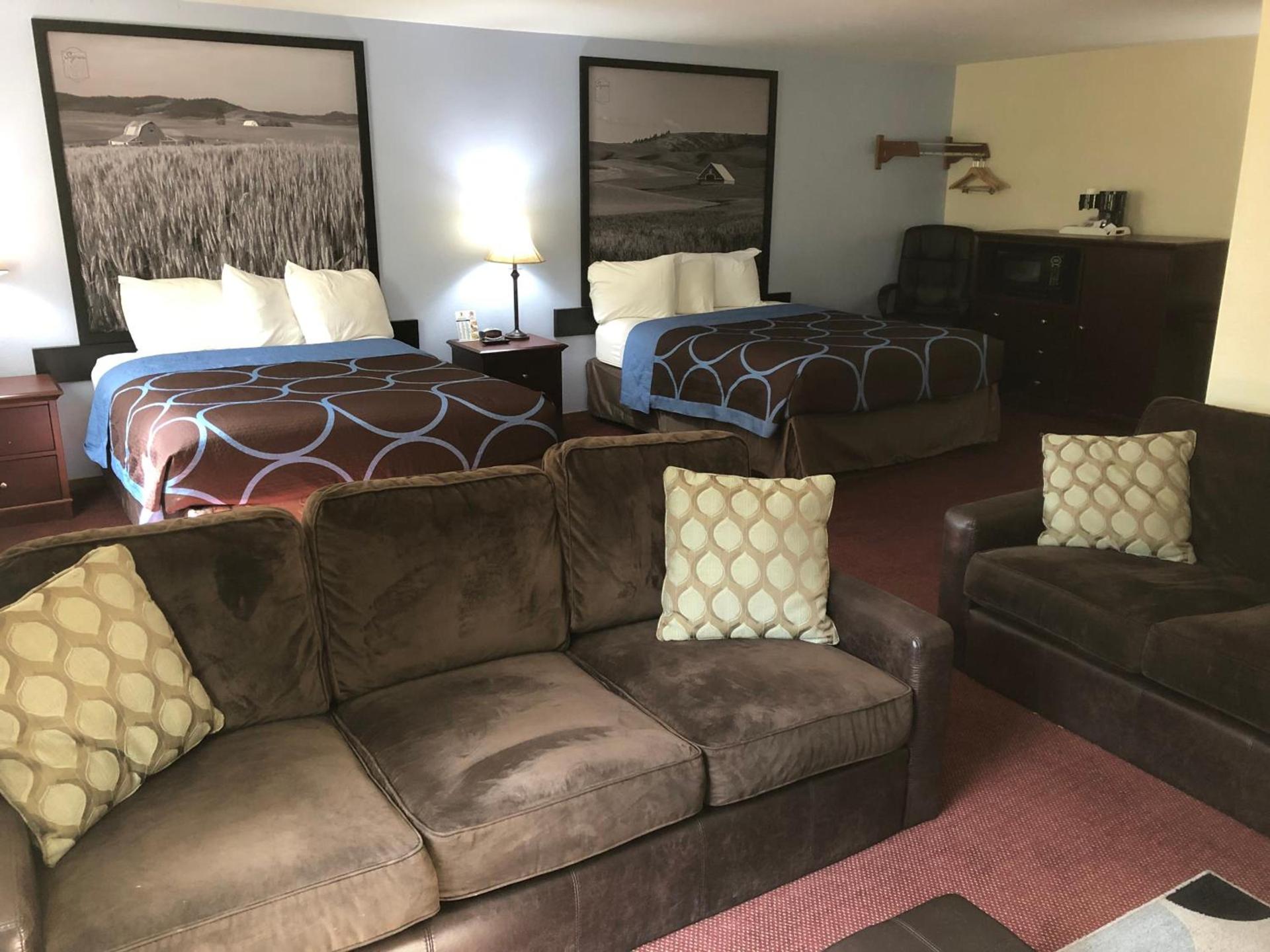 Super 8 by Wyndham Lewiston photo 5